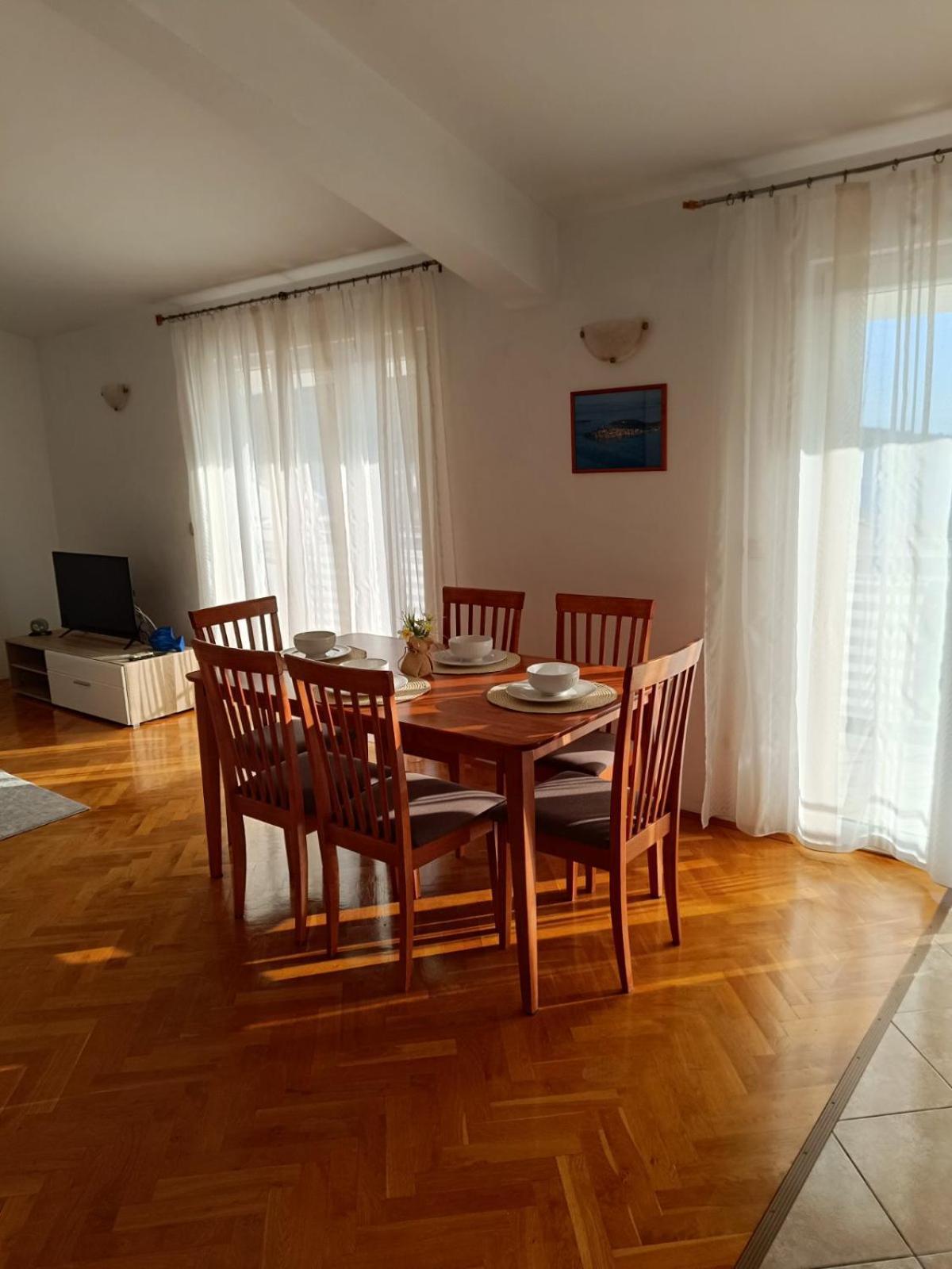 Lägenhet Ljubo Primošten